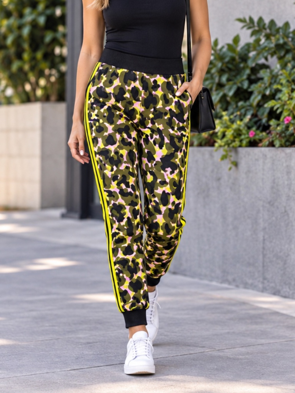 G by Giuliana Black Label Camo Ponte Track Jogger Pants Size M NWOT